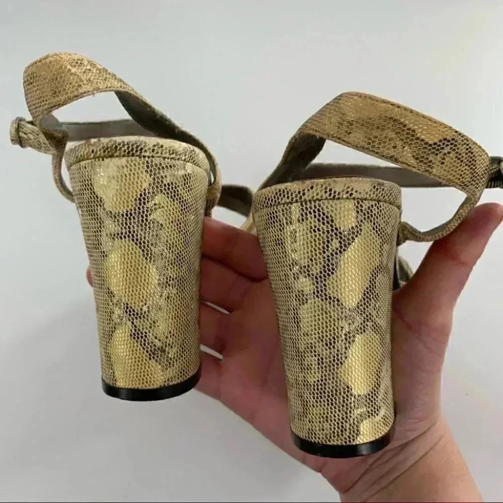 Prima Royale heels size 7 cream gray Python print chunky 60s 70s platforms